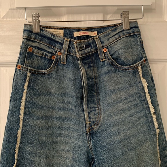 Levi’s Ribcage jeans - Picture 4 of 9